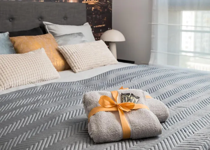 Luxury 2-bedroom Penthouse Skyline 15m Terrace, Garage, Gym, Rooftop & Only 500 M To Metro Apartment *