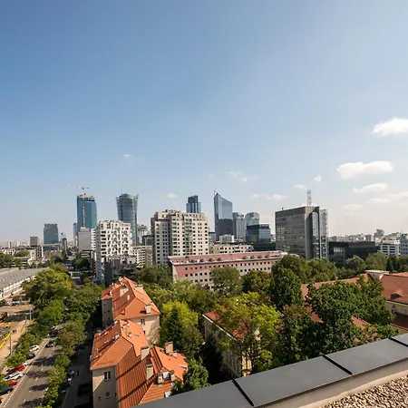 Apartman Luxury 2-bedroom Penthouse Skyline 15m Terrace, Garage, Gym, Rooftop & Only 500 M To Metro