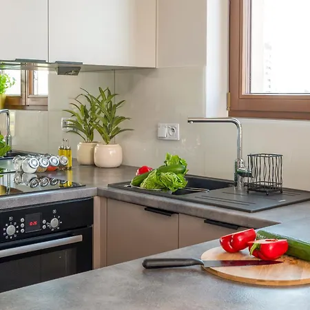 Apartment Luxury 2-bedroom Penthouse Skyline 15m Terrace, Garage, Gym, Rooftop & Only 500 M To Metro Warsaw