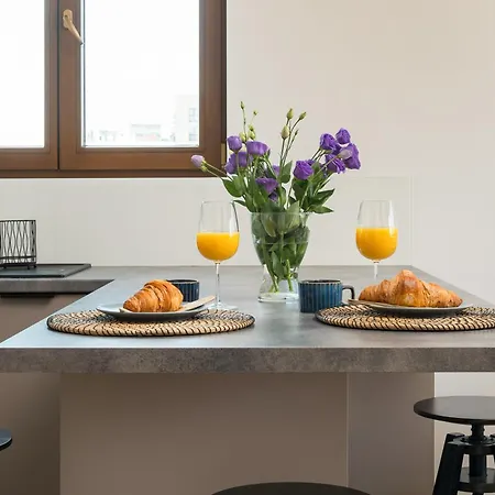 Apartment Luxury 2-bedroom Penthouse Skyline 15m Terrace, Garage, Gym, Rooftop & Only 500 M To Metro