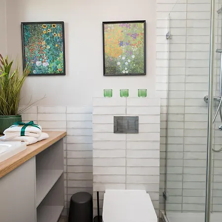 Luxury 2-bedroom Penthouse Skyline 15m Terrace, Garage, Gym, Rooftop & Only 500 M To Metro * Varsavia