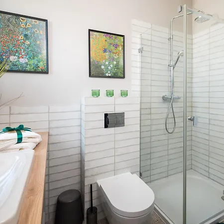 Luxury 2-bedroom Penthouse Skyline 15m Terrace, Garage, Gym, Rooftop & Only 500 M To Metro アパート *