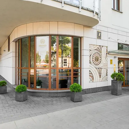 Luxury 2-bedroom Penthouse Skyline 15m Terrace, Garage, Gym, Rooftop & Only 500 M To Metro Апартаменты Варшава