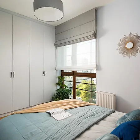 Luxury 2-bedroom Penthouse Skyline 15m Terrace, Garage, Gym, Rooftop & Only 500 M To Metro Апартаменты Варшава