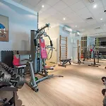 Daire Luxury 2-bedroom Penthouse Skyline 15m Terrace, Garage, Gym, Rooftop & Only 500 M To Metro