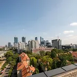 Daire Luxury 2-bedroom Penthouse Skyline 15m Terrace, Garage, Gym, Rooftop & Only 500 M To Metro
