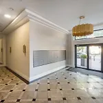 Luxury 2-bedroom Penthouse Skyline 15m Terrace, Garage, Gym, Rooftop & Only 500 M To Metro Daire *