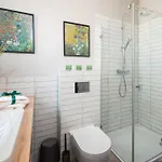Luxury 2-bedroom Penthouse Skyline 15m Terrace, Garage, Gym, Rooftop & Only 500 M To Metro Daire *