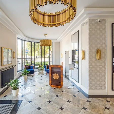 Luxury 2-bedroom Penthouse Skyline 15m Terrace, Garage, Gym, Rooftop & Only 500 M To Metro Varşova